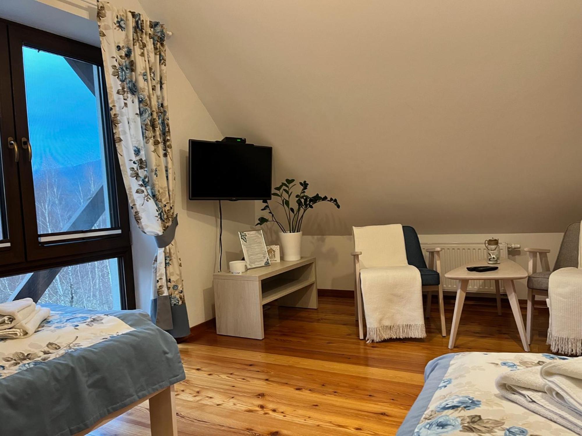 Apartamety I Pokoje Goscinne Na Jaskolczej Świeradów-Zdrój Exteriör bild