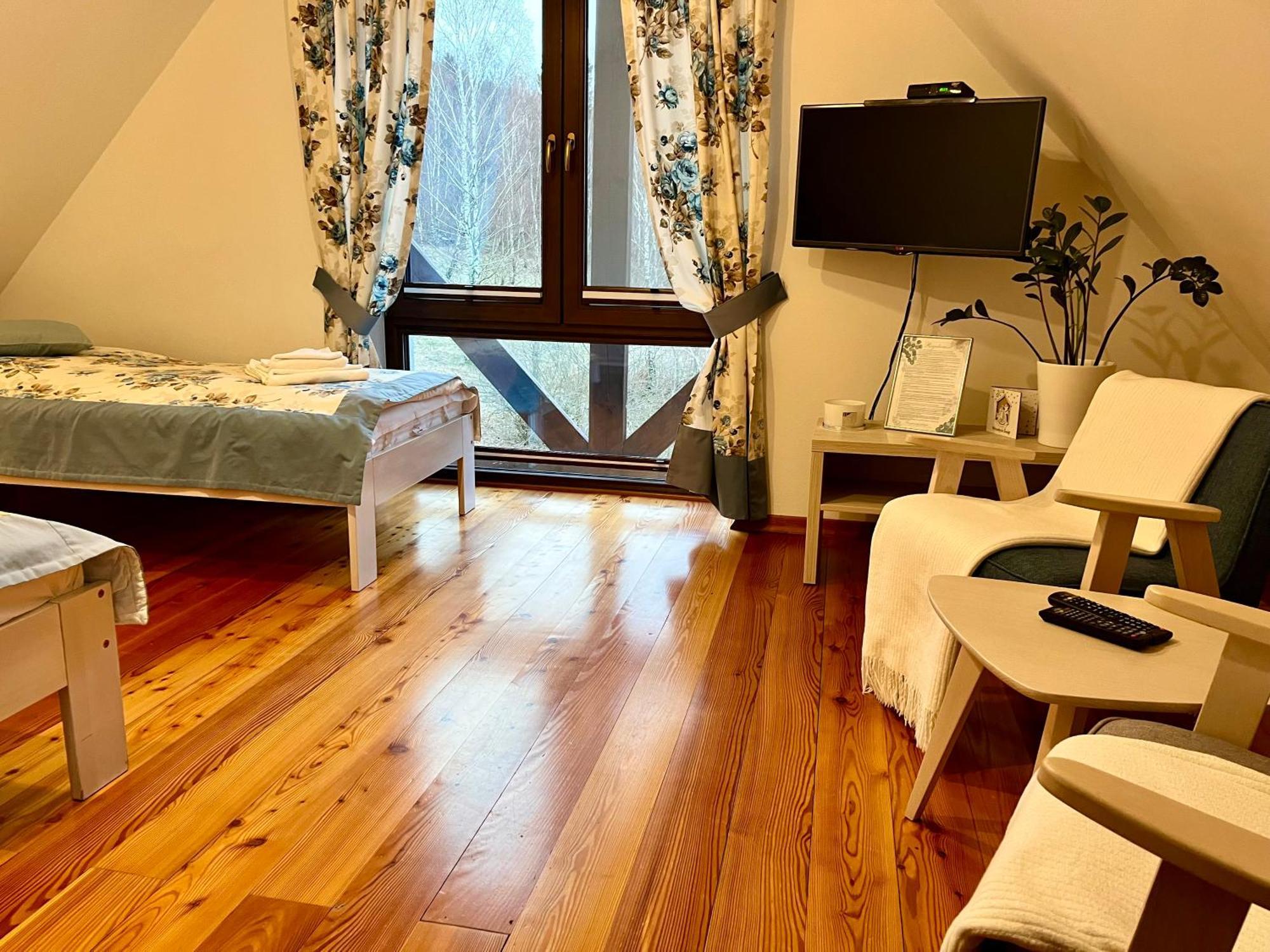 Apartamety I Pokoje Goscinne Na Jaskolczej Świeradów-Zdrój Exteriör bild