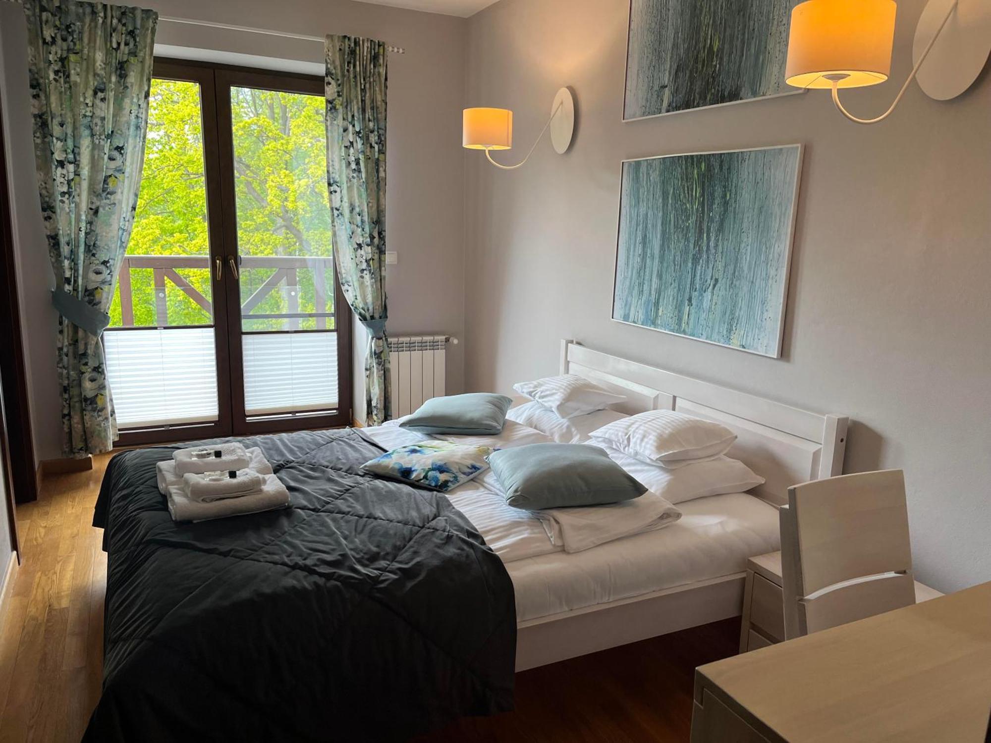 Apartamety I Pokoje Goscinne Na Jaskolczej Świeradów-Zdrój Exteriör bild